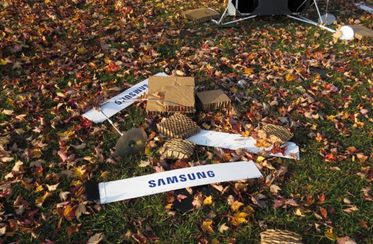 Селфи-спутник от Samsung упал прямо на ферму американской семьи