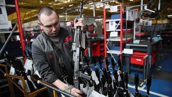 Россия за год поставила другим странам оружия на $11 млрд