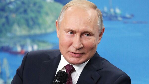 <br />
Путин назвал чушью реверс газа на Украину из Европы<br />
