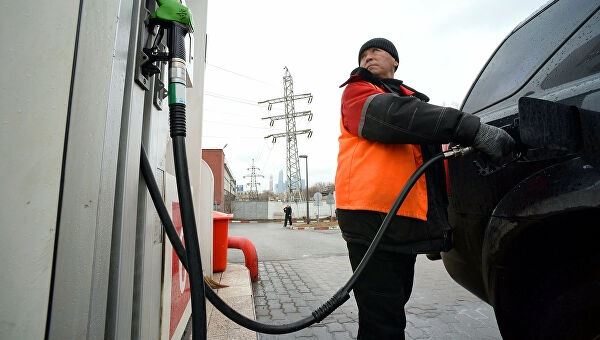 <br />
Ценам на бензин в России предсказали падение<br />
